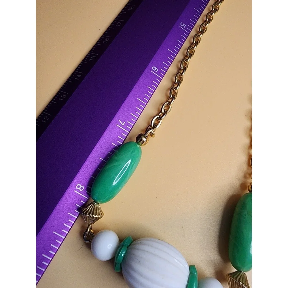Vintage AVON Necklace Green & White Lucite Bead Gold Tone 18